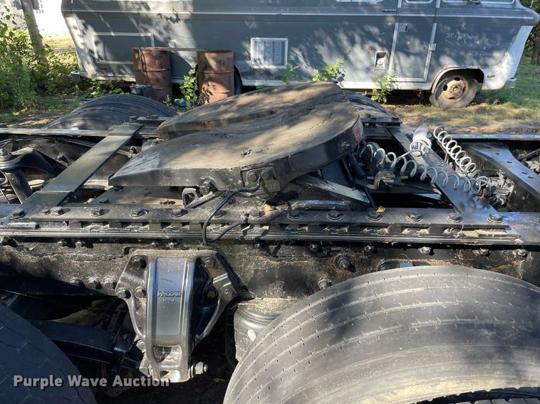 image for item DI5178 2012 Kenworth T700  semi truck