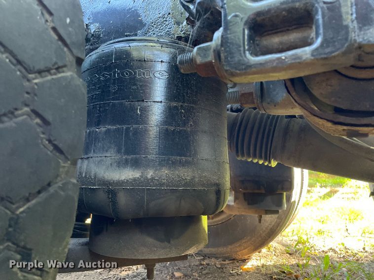 image for item DI5178 2012 Kenworth T700  semi truck