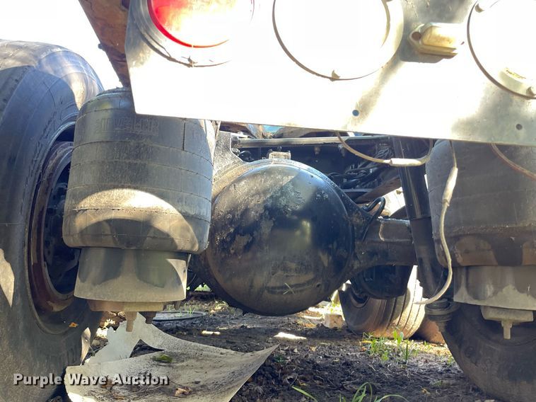 image for item DI5178 2012 Kenworth T700  semi truck