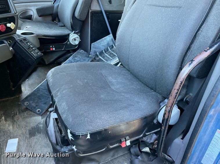 image for item DI5178 2012 Kenworth T700  semi truck