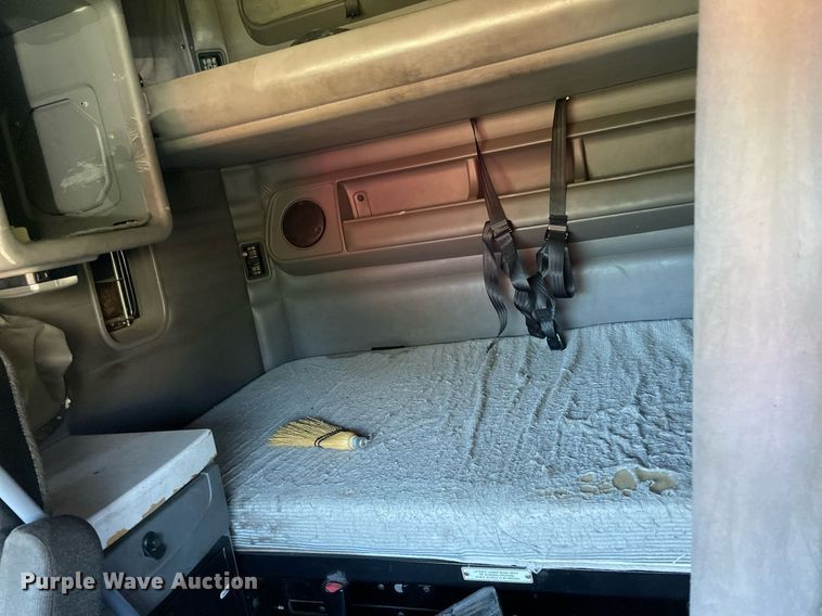 image for item DI5178 2012 Kenworth T700  semi truck