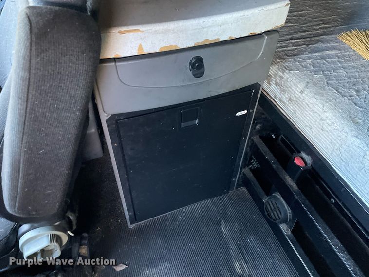 image for item DI5178 2012 Kenworth T700  semi truck