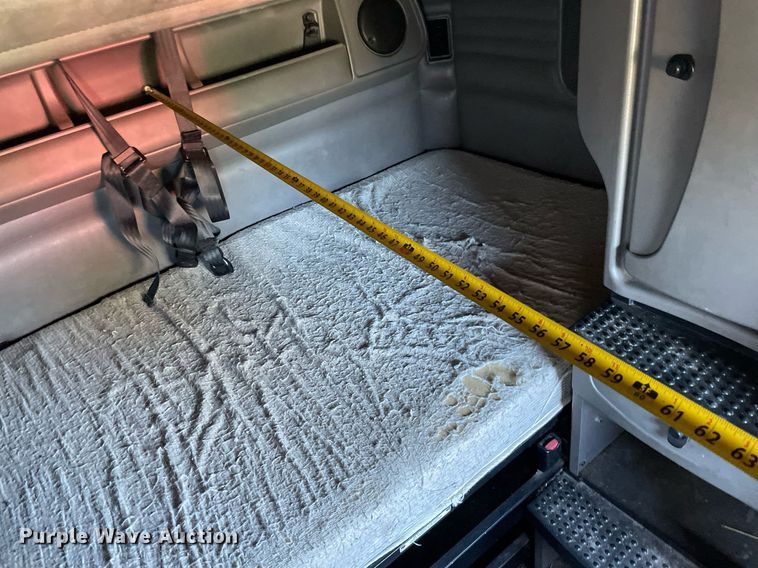 image for item DI5178 2012 Kenworth T700  semi truck