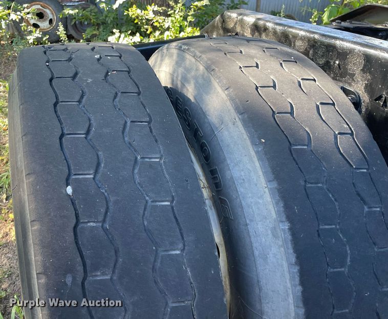 image for item DI5178 2012 Kenworth T700  semi truck