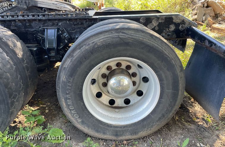 image for item DI5178 2012 Kenworth T700  semi truck