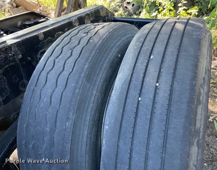 image for item DI5178 2012 Kenworth T700  semi truck