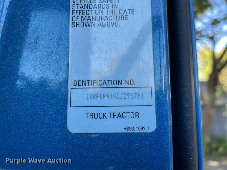 image for item DI5178 2012 Kenworth T700  semi truck