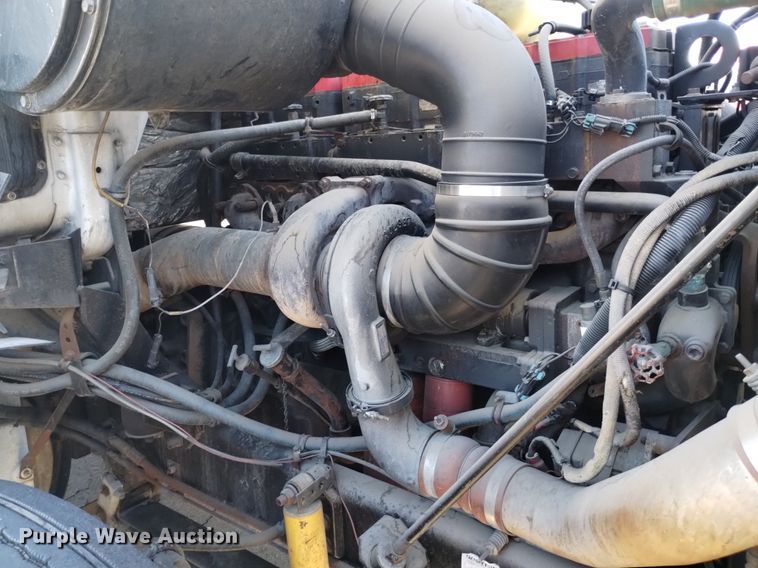 image for item DK8792 1996 Volvo  semi truck