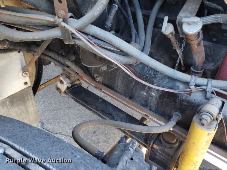 image for item DK8792 1996 Volvo  semi truck