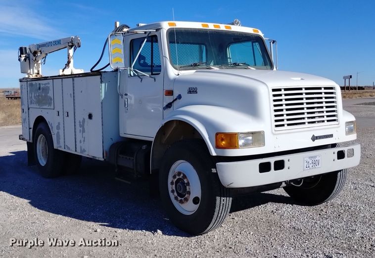 image for item DK8905 1998 International 4700  utility / service truck