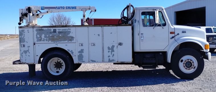 image for item DK8905 1998 International 4700  utility / service truck