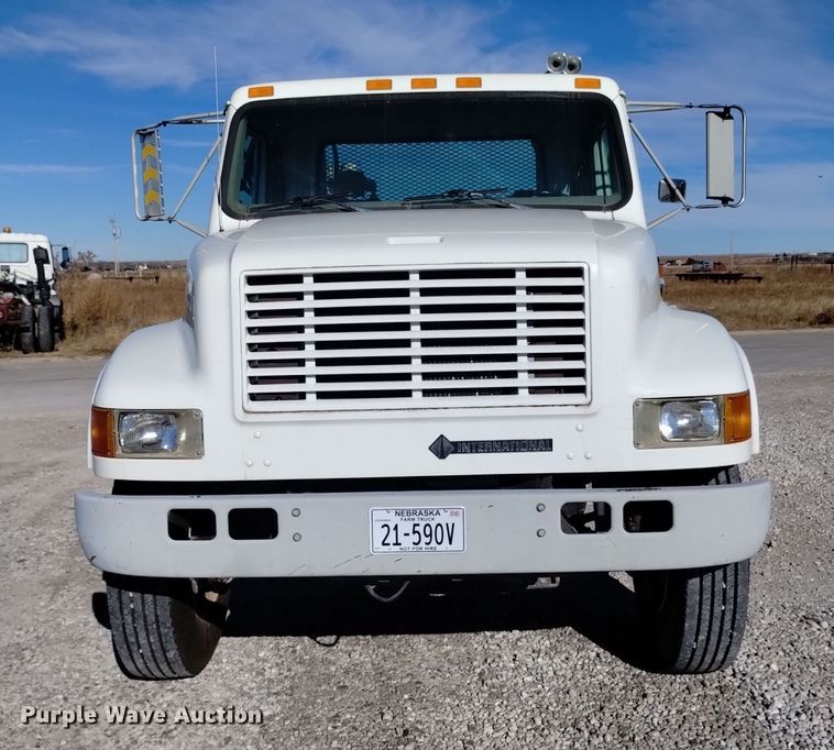 image for item DK8905 1998 International 4700  utility / service truck
