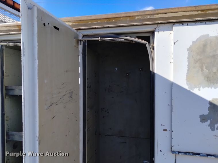 image for item DK8905 1998 International 4700  utility / service truck