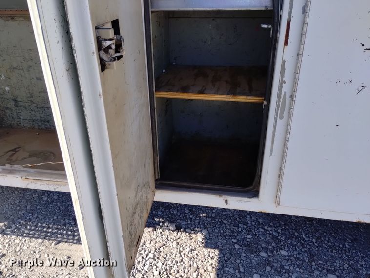 image for item DK8905 1998 International 4700  utility / service truck