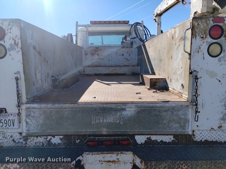 image for item DK8905 1998 International 4700  utility / service truck