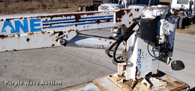 image for item DK8905 1998 International 4700  utility / service truck