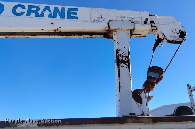 image for item DK8905 1998 International 4700  utility / service truck