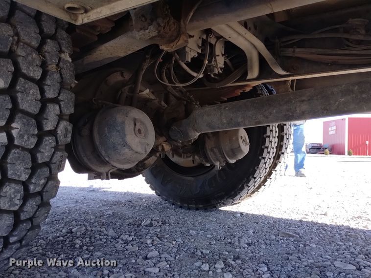 image for item DK8905 1998 International 4700  utility / service truck