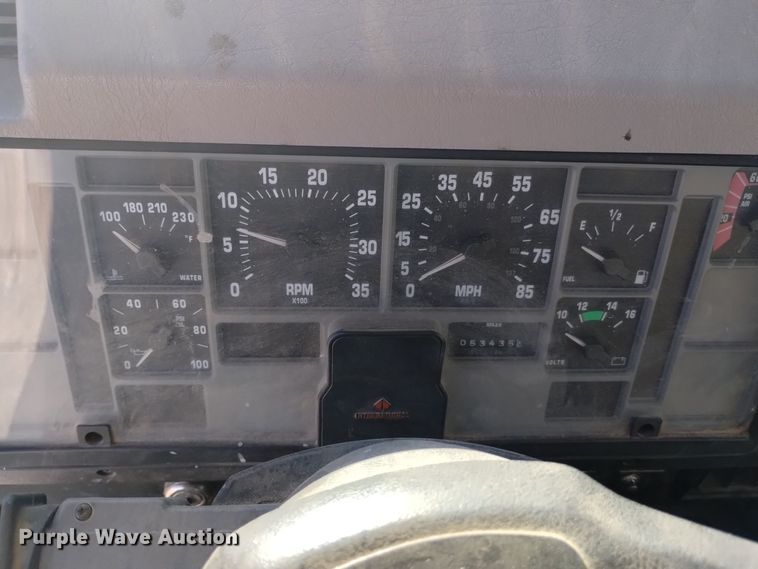 image for item DK8905 1998 International 4700  utility / service truck