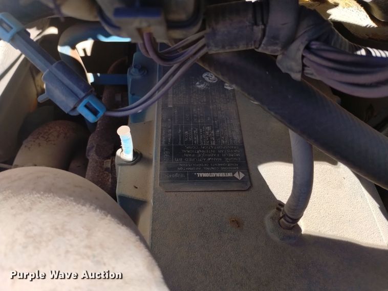 image for item DK8905 1998 International 4700  utility / service truck