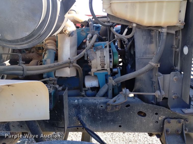 image for item DK8905 1998 International 4700  utility / service truck