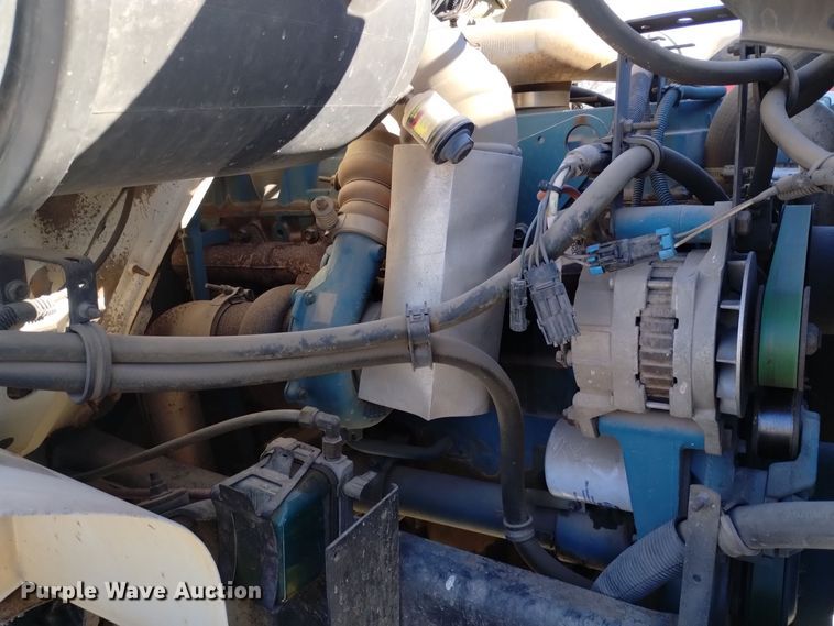 image for item DK8905 1998 International 4700  utility / service truck