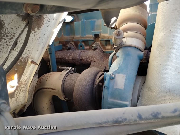 image for item DK8905 1998 International 4700  utility / service truck