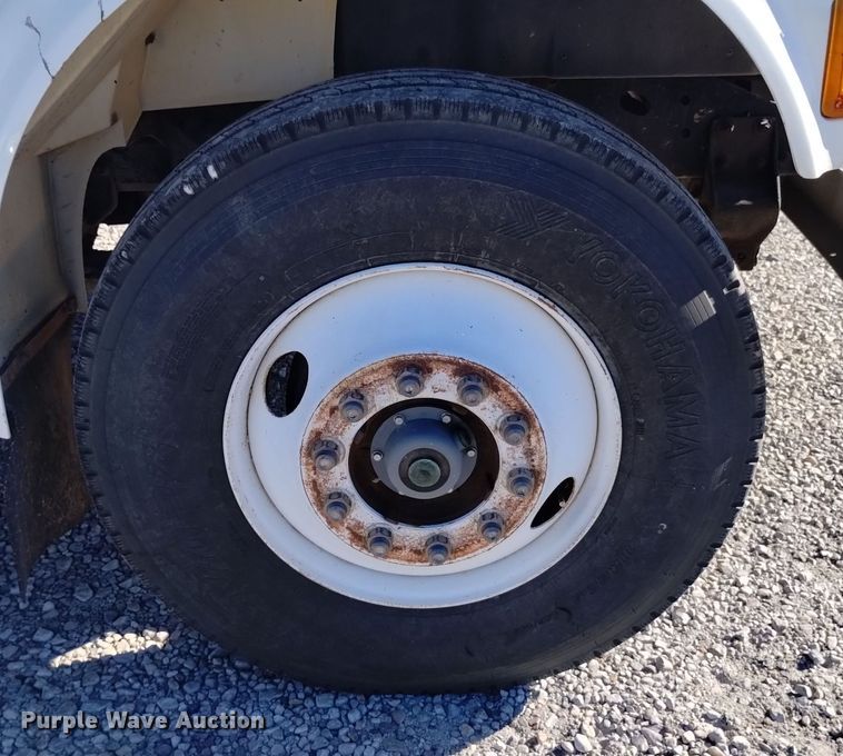 image for item DK8905 1998 International 4700  utility / service truck