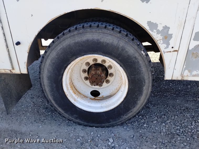 image for item DK8905 1998 International 4700  utility / service truck