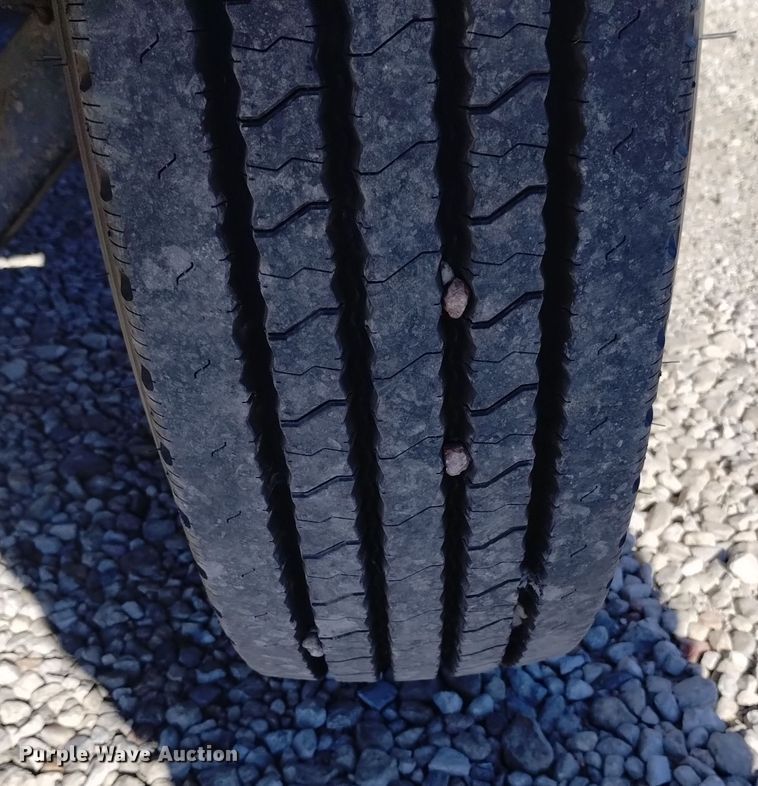 image for item DK8905 1998 International 4700  utility / service truck