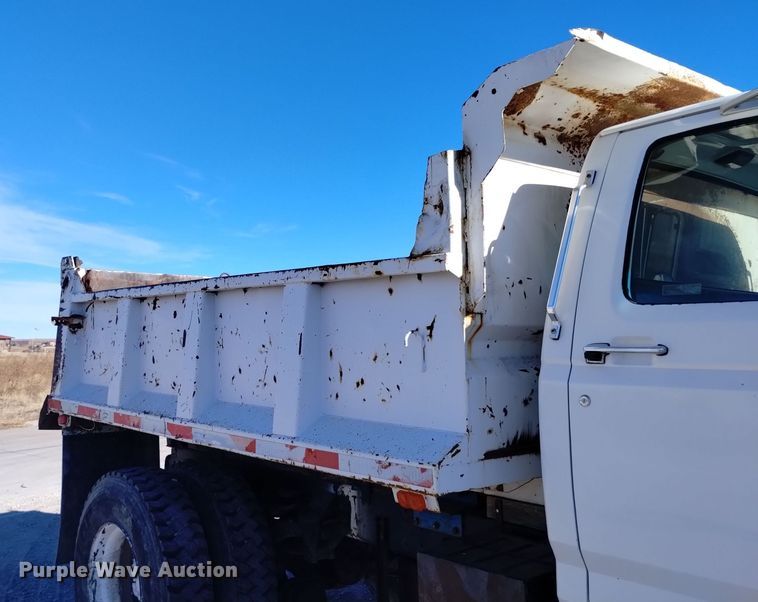image for item DK8906 1991 Ford F700  dump truck