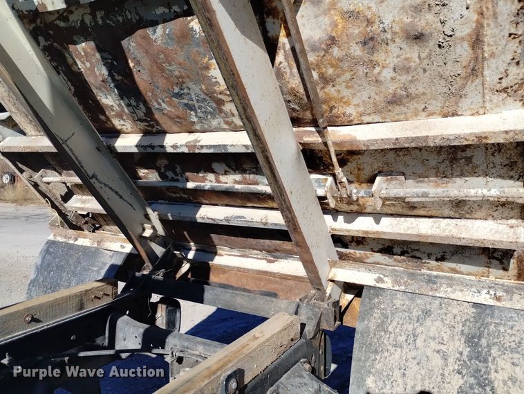 image for item DK8906 1991 Ford F700  dump truck