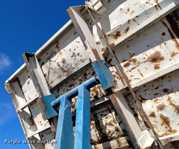 image for item DK8906 1991 Ford F700  dump truck