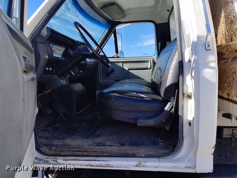 image for item DK8906 1991 Ford F700  dump truck