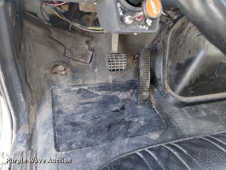 image for item DK8906 1991 Ford F700  dump truck