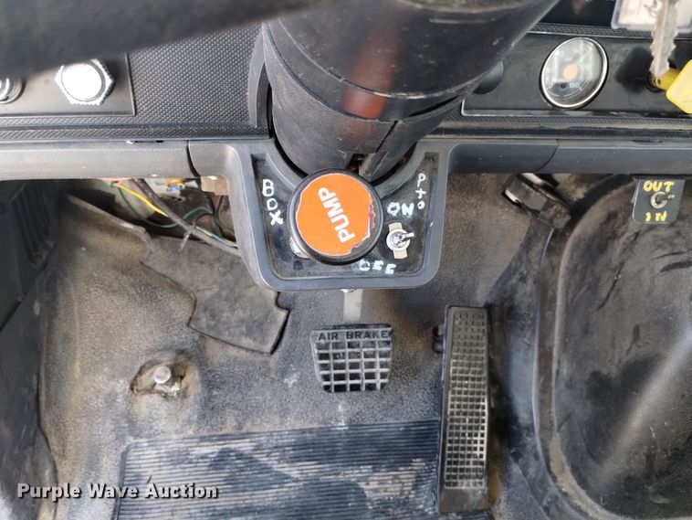 image for item DK8906 1991 Ford F700  dump truck