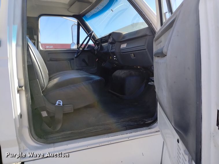 image for item DK8906 1991 Ford F700  dump truck