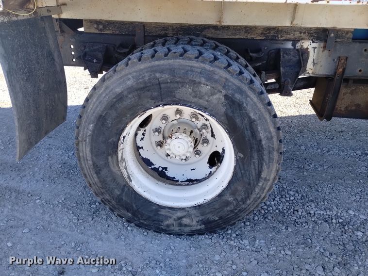 image for item DK8906 1991 Ford F700  dump truck