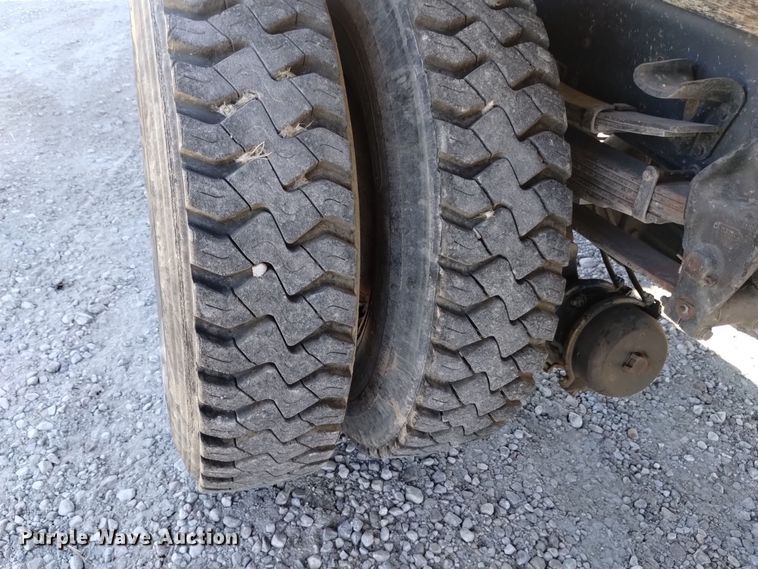 image for item DK8906 1991 Ford F700  dump truck