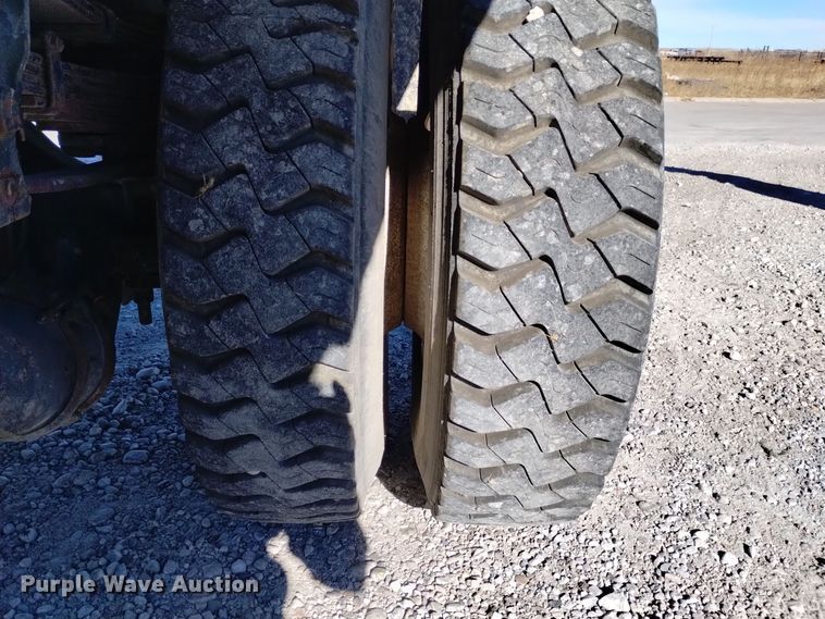 image for item DK8906 1991 Ford F700  dump truck