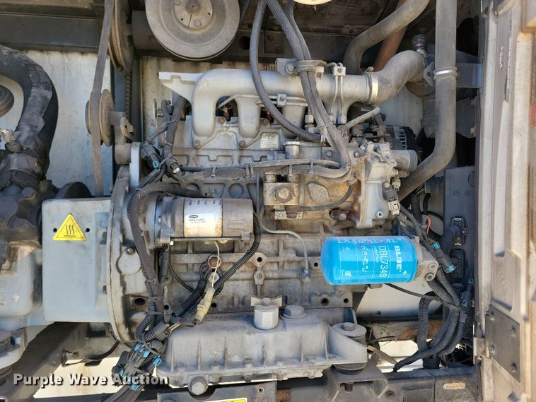 image for item DL7748 2008 Utility 3000R  refrigerated van trailer