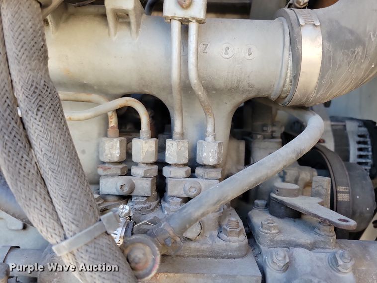 image for item DL7748 2008 Utility 3000R  refrigerated van trailer