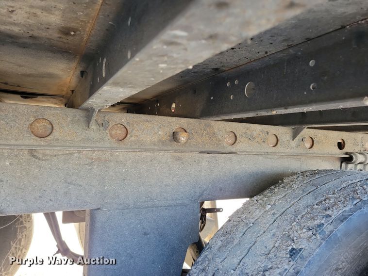 image for item DL7748 2008 Utility 3000R  refrigerated van trailer