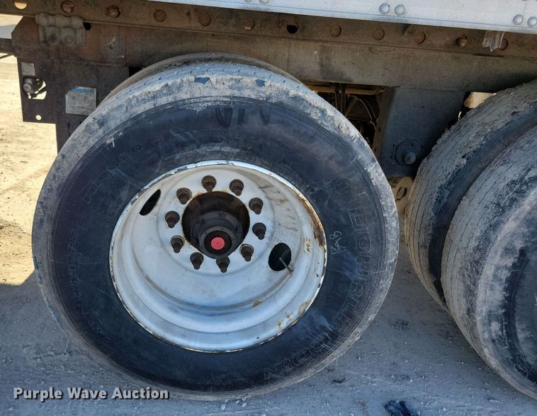 image for item DL7748 2008 Utility 3000R  refrigerated van trailer