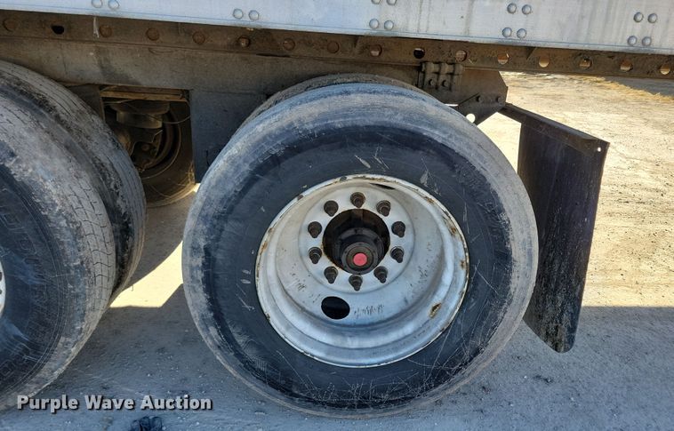 image for item DL7748 2008 Utility 3000R  refrigerated van trailer