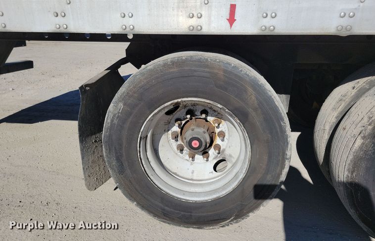 image for item DL7748 2008 Utility 3000R  refrigerated van trailer