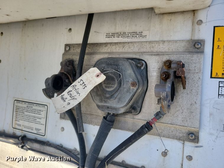 image for item DL7749 2006 Utility 3000R  refrigerated van trailer