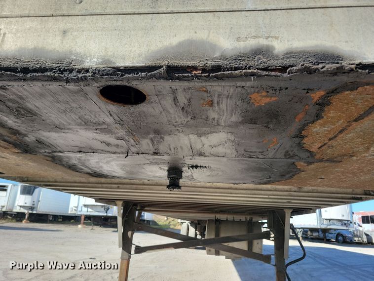 image for item DL7749 2006 Utility 3000R  refrigerated van trailer