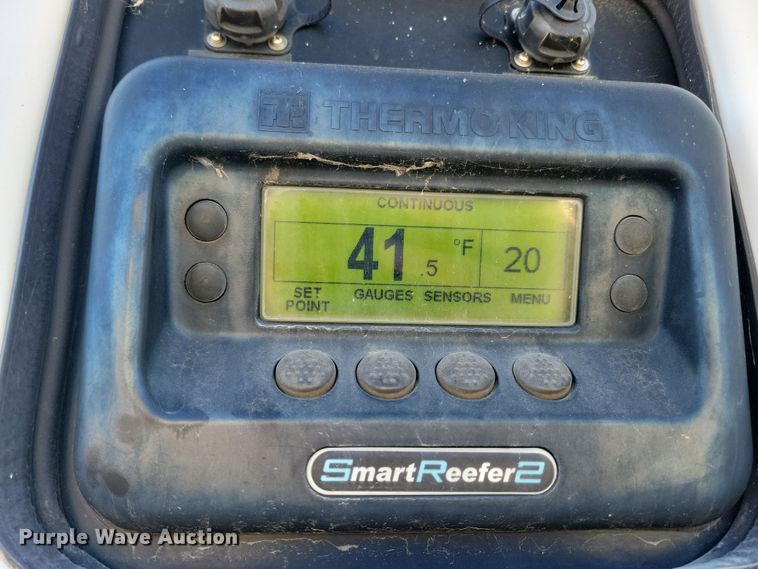 image for item DL7749 2006 Utility 3000R  refrigerated van trailer