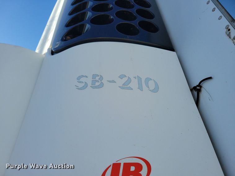 image for item DL7749 2006 Utility 3000R  refrigerated van trailer